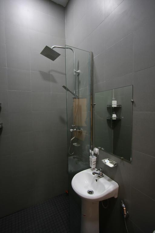 Hotel Check In @ Downtown Rangun Zewnętrze zdjęcie